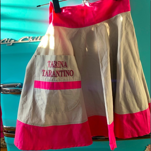 “SUPER RARE” Tarina Tarantino Apron - Picture 1 of 5